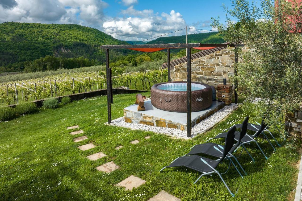 Touristfarm - Apartments "Red Fairytale" Marezige Eksteriør billede