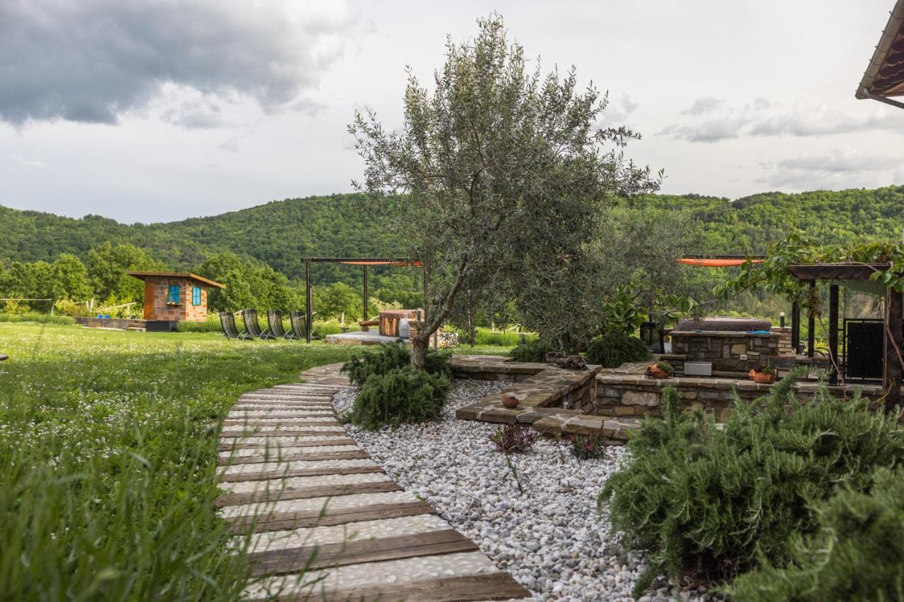 Touristfarm - Apartments "Red Fairytale" Marezige Eksteriør billede