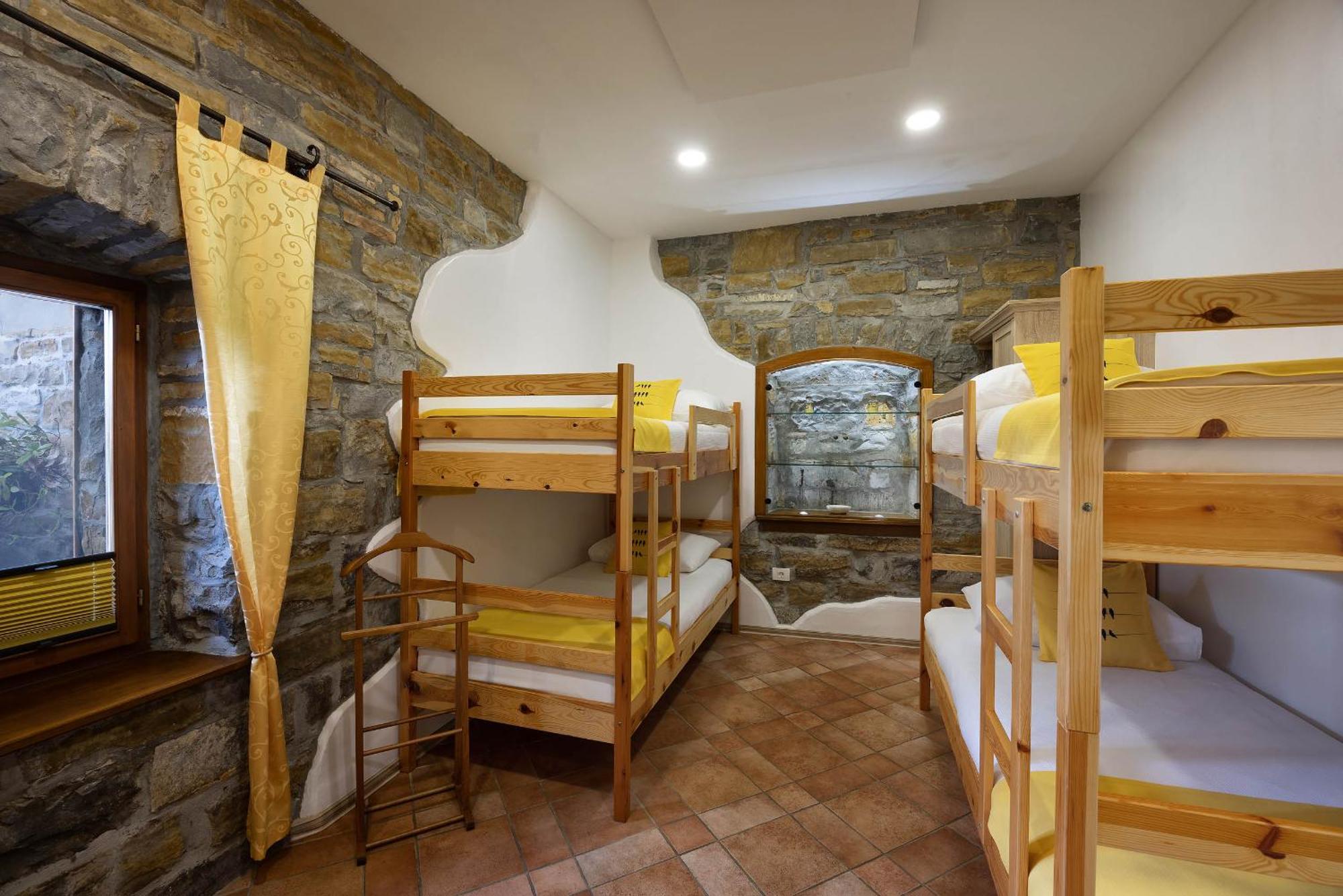 Touristfarm - Apartments "Red Fairytale" Marezige Værelse billede